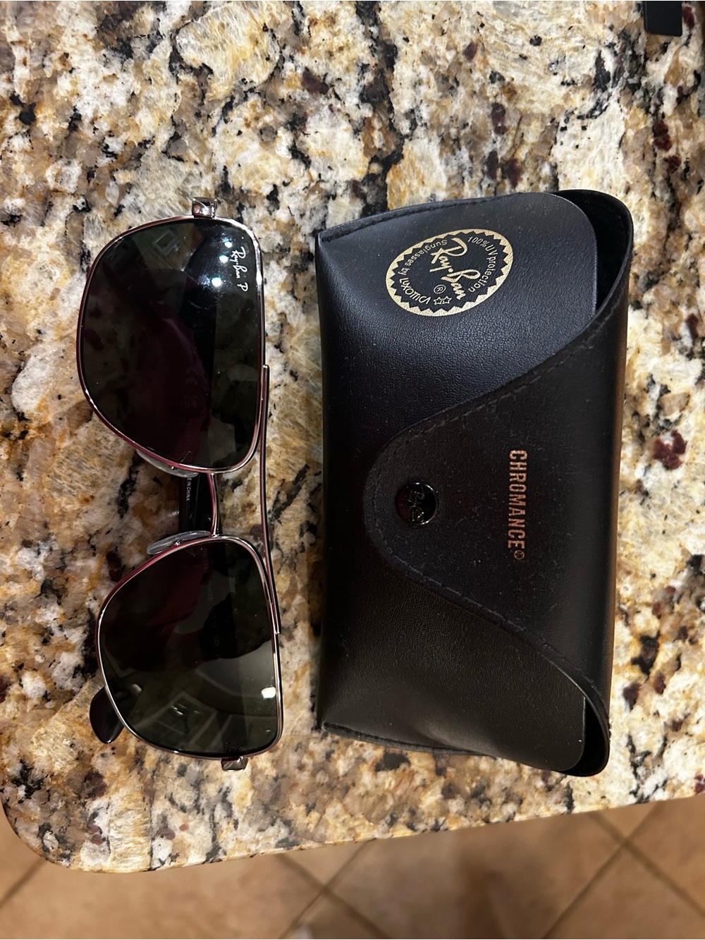 Ray-Ban Men’s Chronance Polarized Aviator Sunglasses - Black